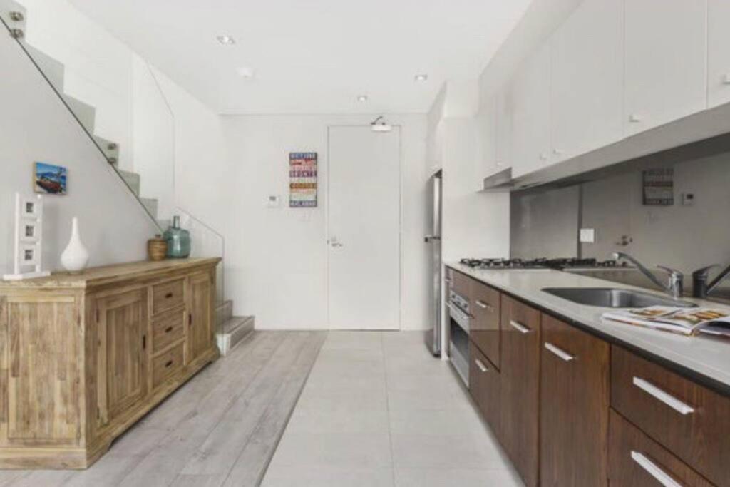 1 Bed Loft Apartment, Double Patio, Secure Apartment *