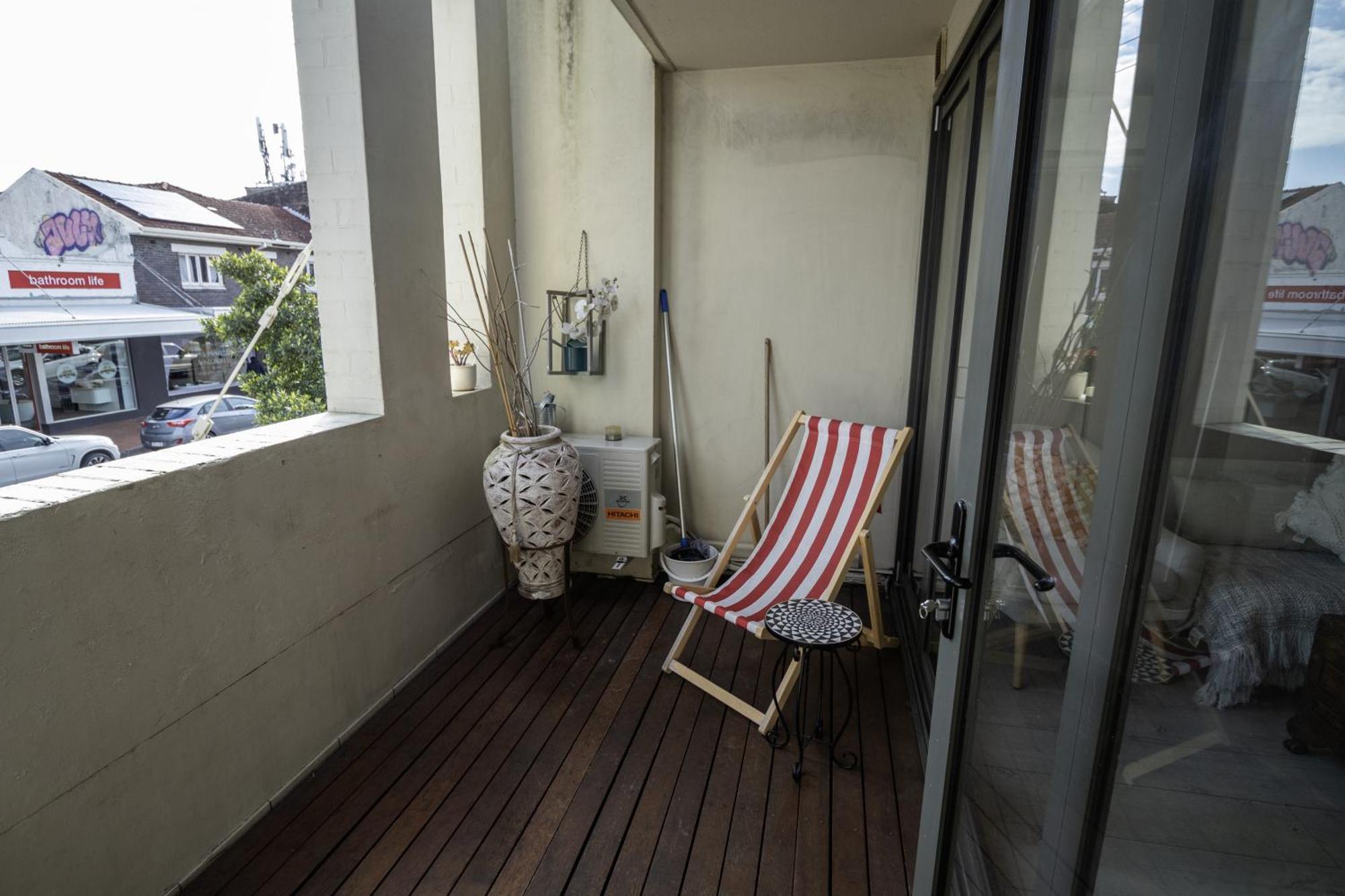 Apartment 1 Bed Loft Apartment, Double Patio, Secure *